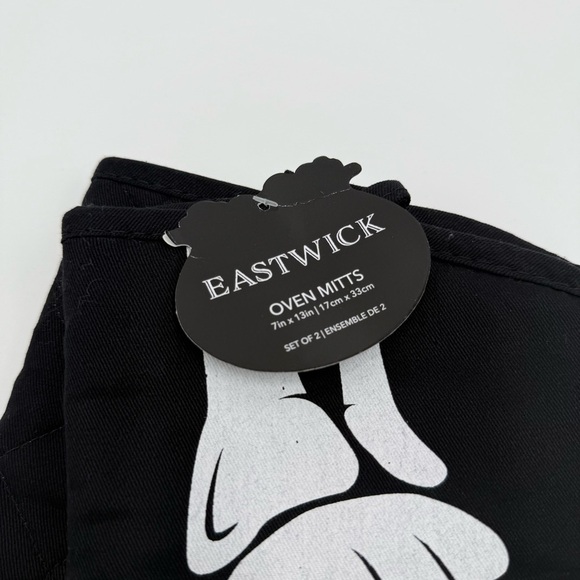 Eastwick Pair of Skeleton Quilted Oven Mitts 7” x 13” NWT - Picture 3 of 5